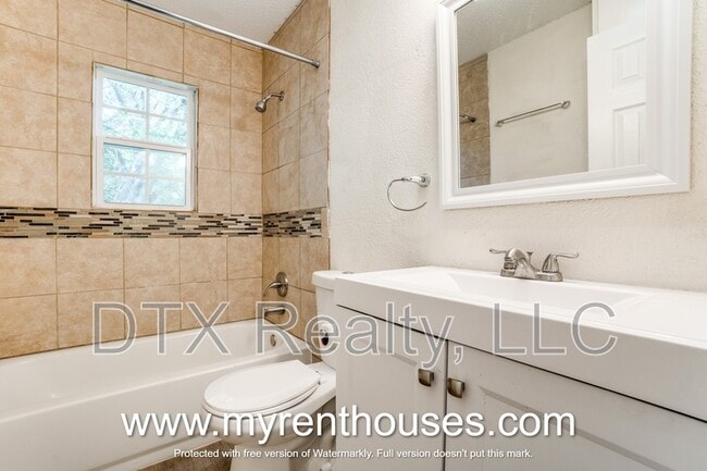 Building Photo - 5869 Bluffman Dr