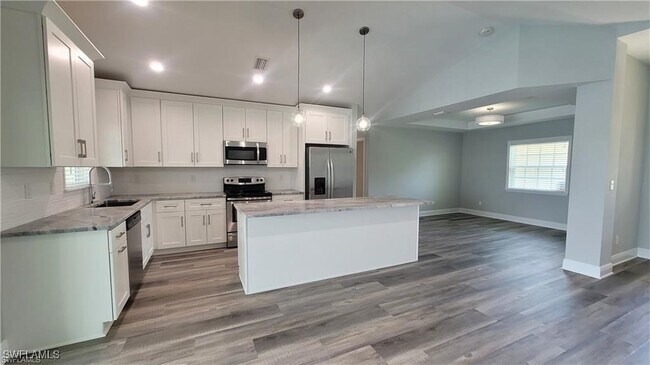 Building Photo - 1723 SW 31st Ln