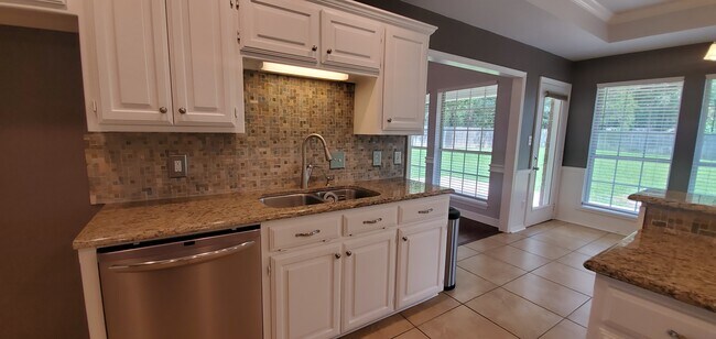 Building Photo - 18257 Springmill Ct