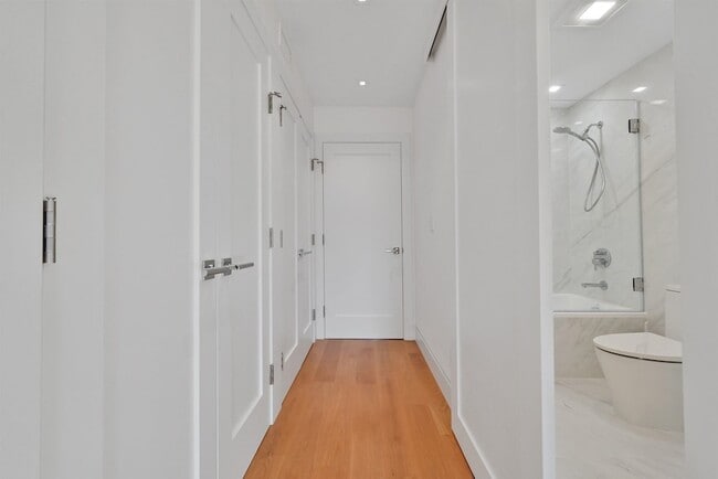 Building Photo - 122 Jefferson St