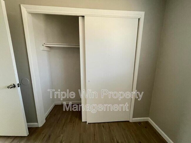 Building Photo - 1225 Carla Dr
