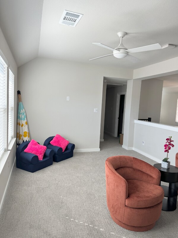 Building Photo - 2400 Elm Pl