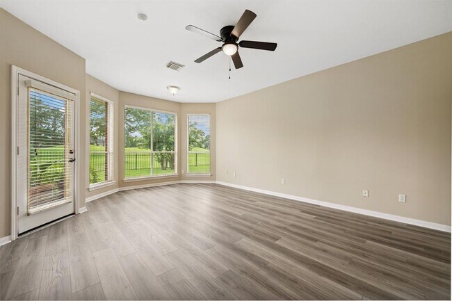 Building Photo - 8714 Malardcrest Dr