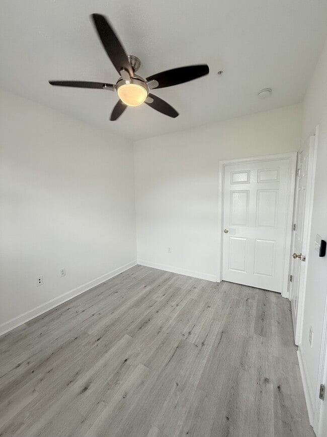 Building Photo - 129 Ashley Park Dr