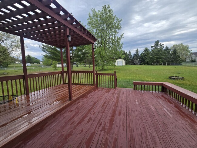 Building Photo - 9444 Windsong Ln