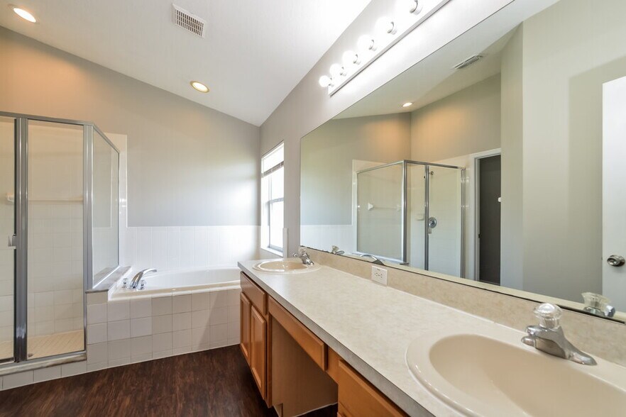 Building Photo - 3110 Mandolin Dr