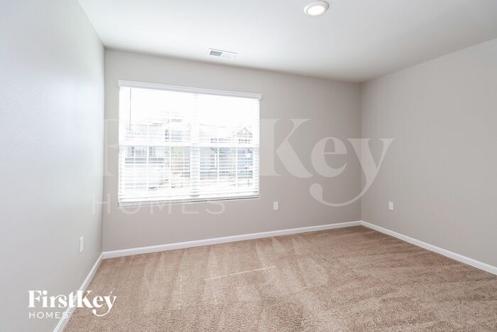 Building Photo - 712 Hawley St