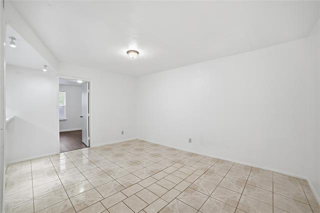 Building Photo - 334 Valley Park Dr