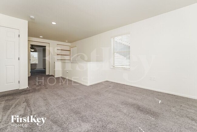 Building Photo - 10593 Racine St