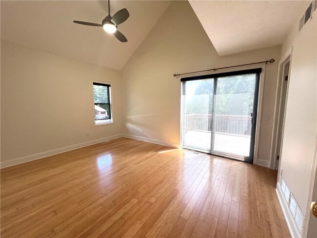 Building Photo - 131 Broxbourne Dr