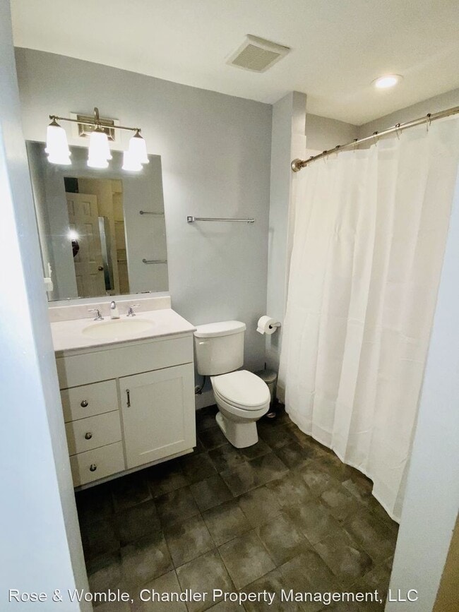 Building Photo - 1 br, 1 bath House - 40 Rader St #411