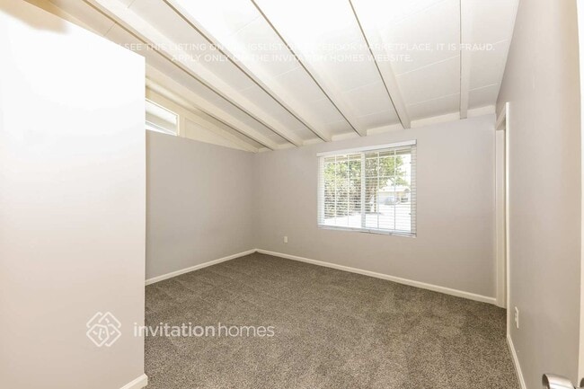 Building Photo - 226 S Louise Pl