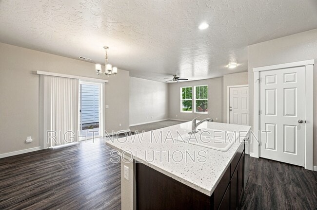 Building Photo - 10043 W Campville St