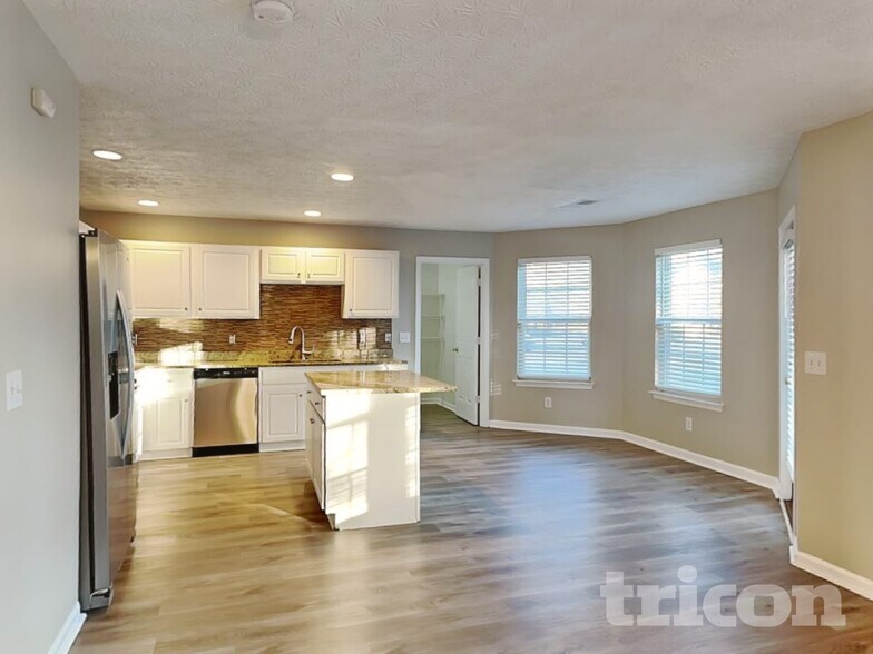 Building Photo - 5251 Miranda Way