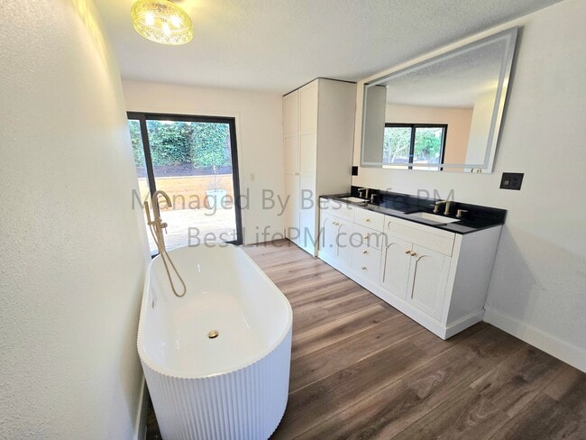 Building Photo - 150 Narain Ct