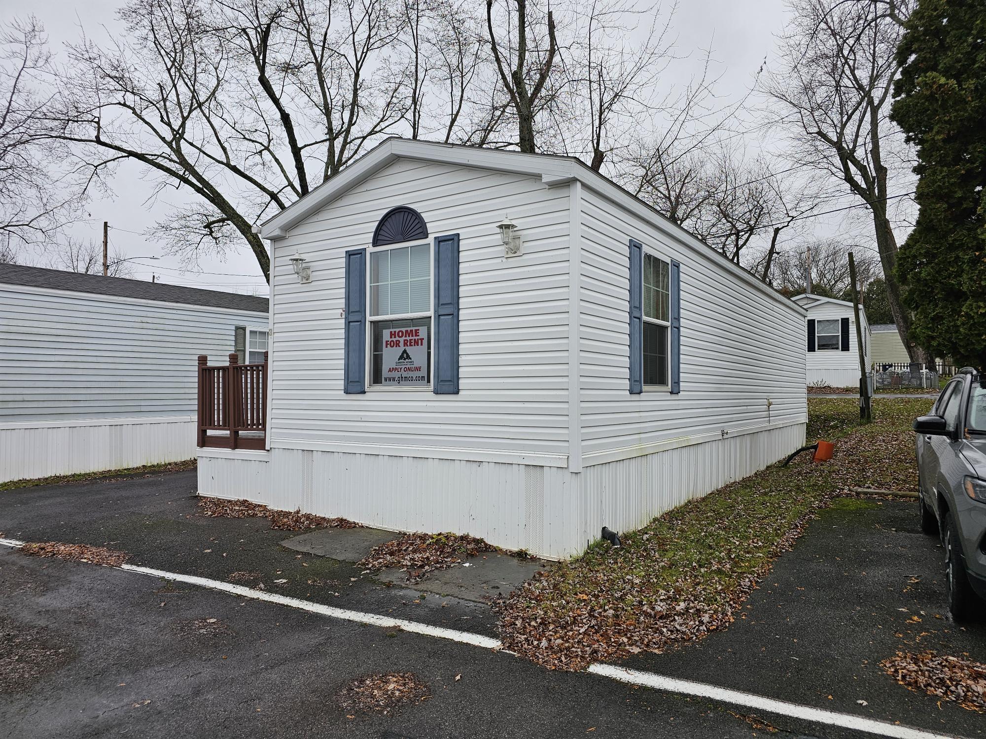 Building Photo - 115 Sharon Rd
