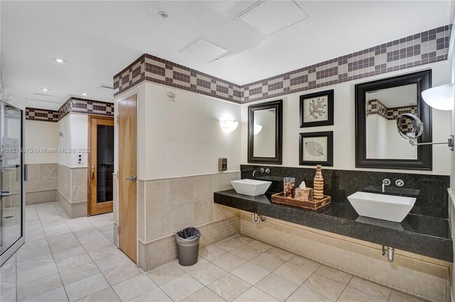 Amenities - 19400 Turnberry Way