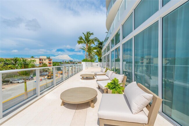 Building Photo - 401 N Birch Rd