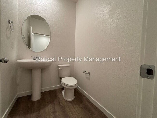 Building Photo - 839 Centerville St