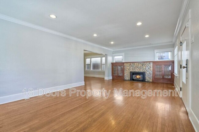 Building Photo - 4052 Albatross St