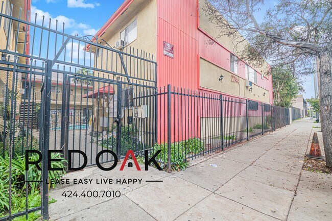 Building Photo - 2244 S Western Ave