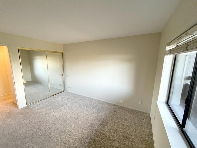 Building Photo - 815 Sea Spray Ln