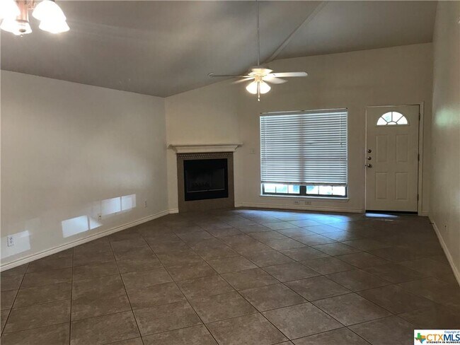 Building Photo - 113 Quail Run