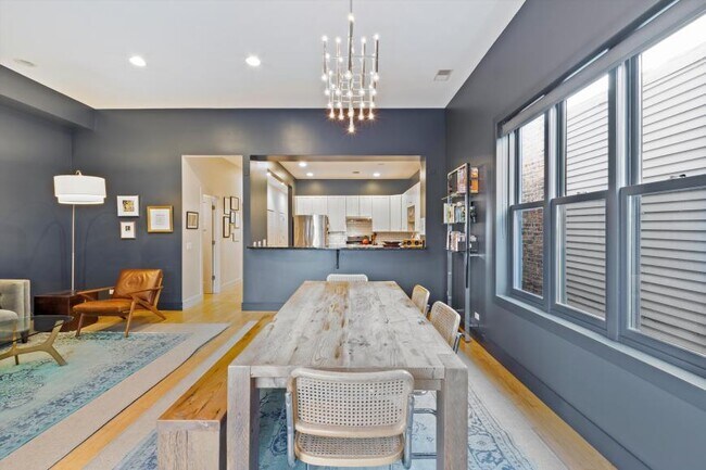 Building Photo - 3 bedroom in Chicago IL 60614