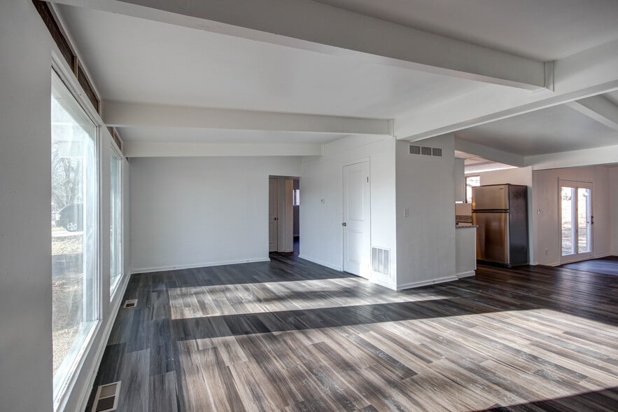 Building Photo - 403 Whitehall Dr