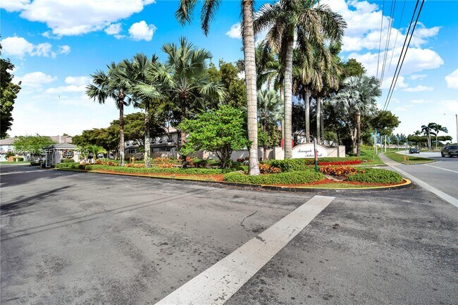 Building Photo - 2239 SE 23rd Ave