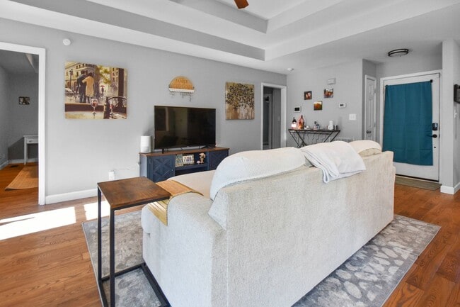 Building Photo - Pet Friendly Three Bedroom with Bonus!