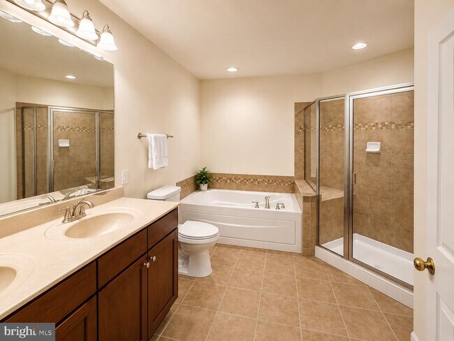 Building Photo - 6076 Wicker Ln