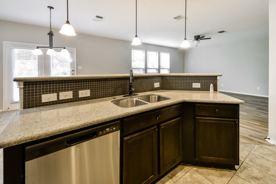 Building Photo - 6839 Loma Blanca