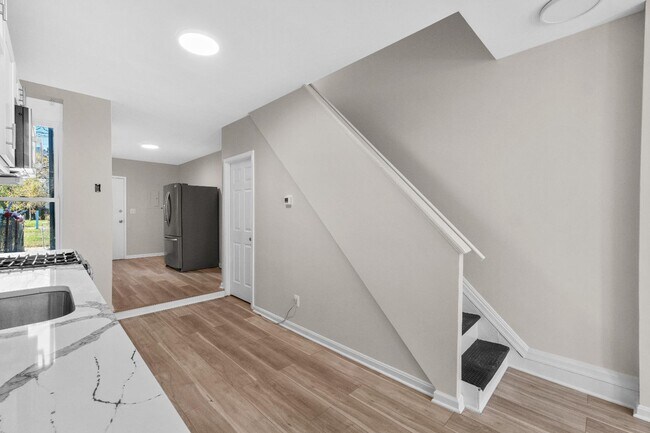 Building Photo - 418 N Collington Ave