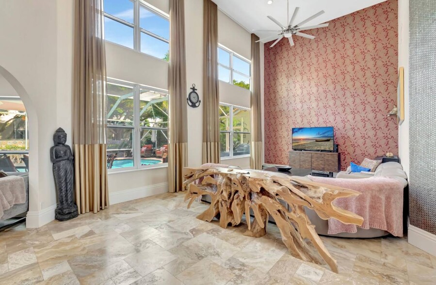 Building Photo - 17274 Ventana Dr