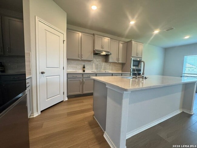 Building Photo - Newer Beautiful Home featuring 3-bedroom 2 Bath Plus office
