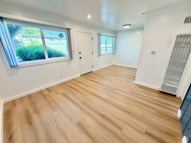 Building Photo - Newly Remodeled 1BD/1BA Near Del Norte BART w/ Parking & Modern Finishes | El Cerrito