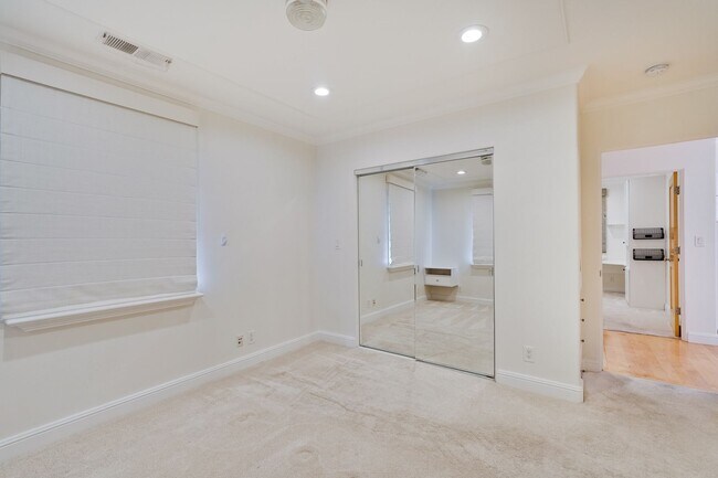 Building Photo - Quaint and Cozy One-Story Craftsman-style Home nestled in the sought-after Sunnyvale neighborhood...