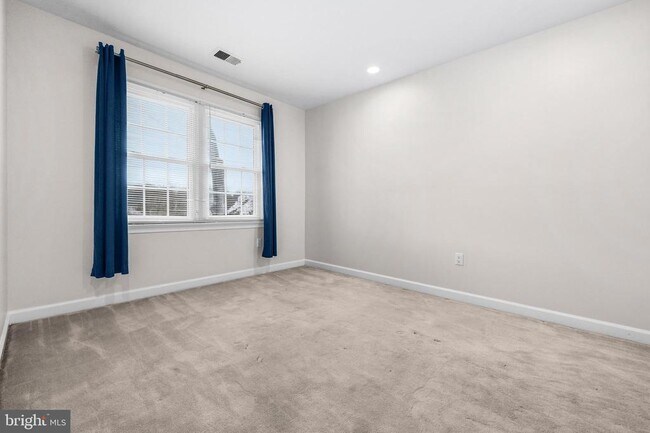 Building Photo - 7520 Royal Dominion Dr