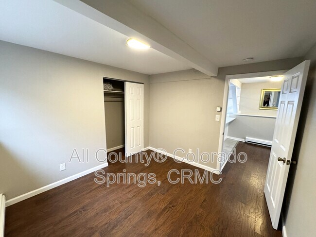 Building Photo - 2126 W Kiowa St