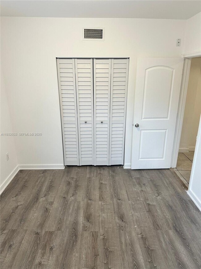 Building Photo - 1129 NW 3rd St