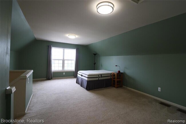 Building Photo - 2096 Cloverly Ln