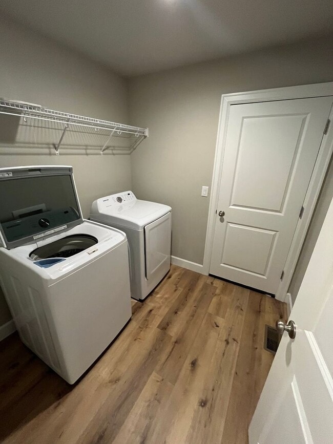 Building Photo - Newer Construction 3 Bedroom House in NW Redmond