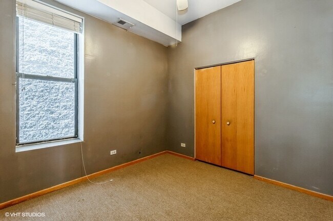 Building Photo - 1244 N Wolcott Ave