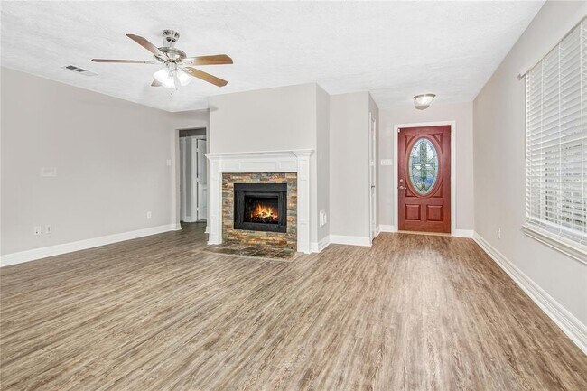 Building Photo - 2611 Desert Sage Dr