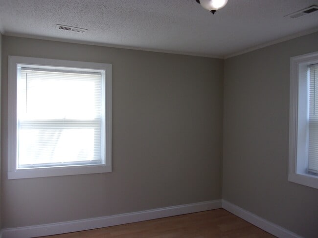 Building Photo - 1233 Bose Ave