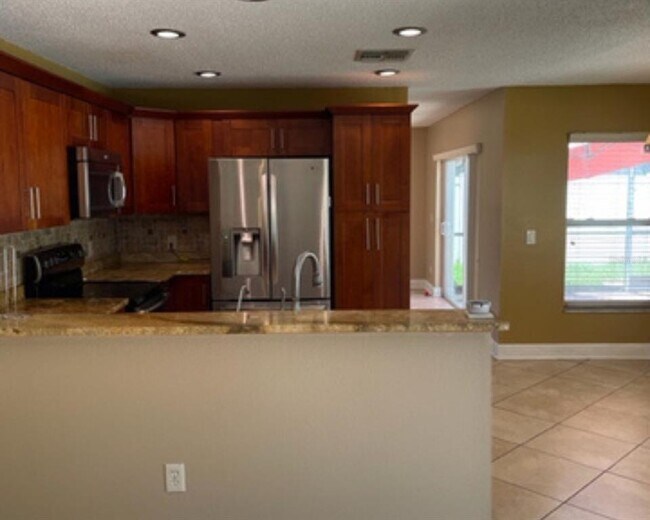 Building Photo - 3028 Stillwater Dr
