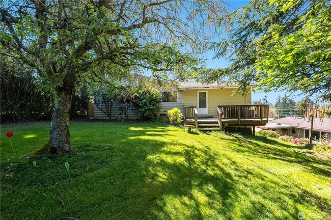 Building Photo - 3 Bedroom 1.75 bathroom home in Mukilteo w...