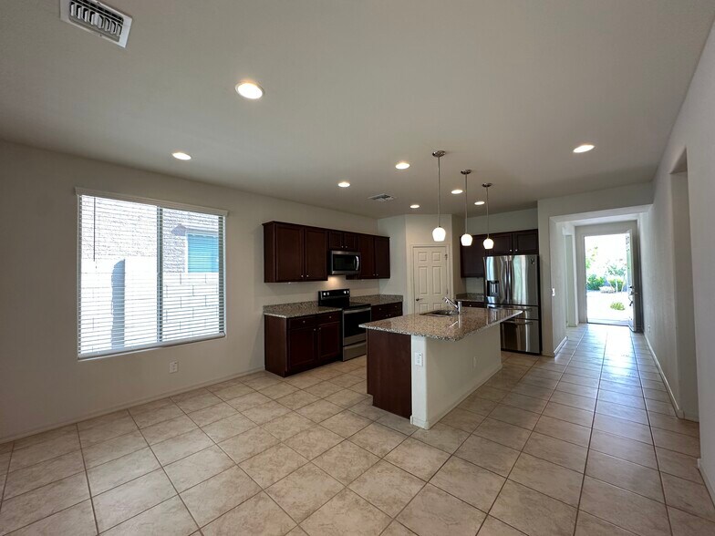 Building Photo - 5708 N 88th Ave