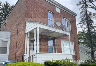 Building Photo - 115 Hubbard Pl